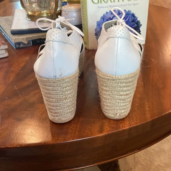 KMB Cutout Platform Oxfords in wh leather w/ a jute wrapped platform sole. 8.5 - Picture 2 of 6